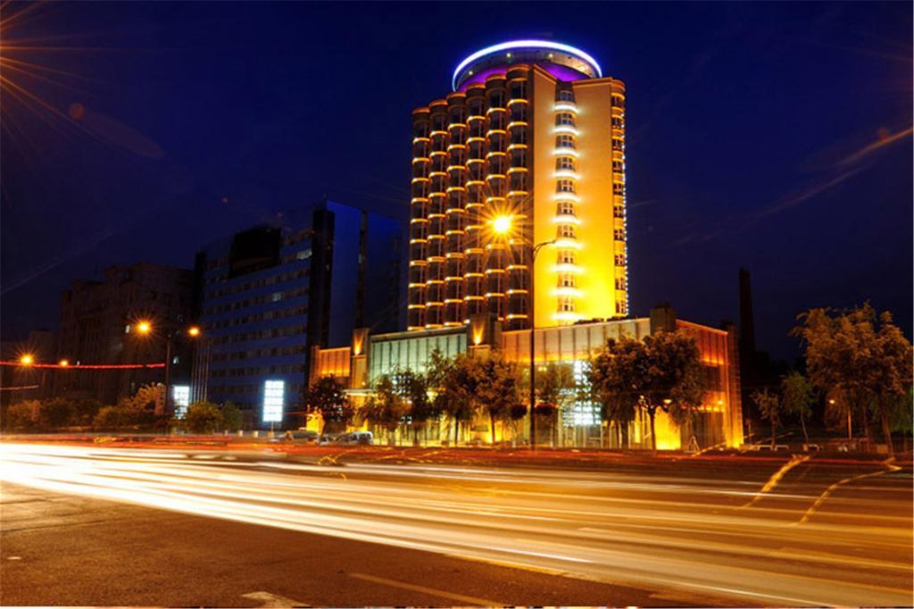 Changchun Hualida Hotel Exterior photo